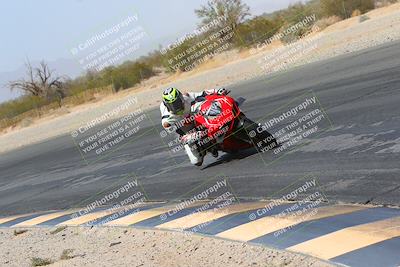 media/Mar-28-2022-Superbike Trackdays (Mon) [[b8603d0f67]]/Open Track Time/Turn 3 Inside/